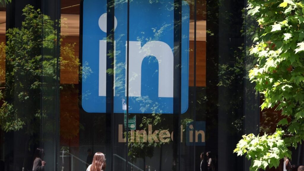 A Study Tried to Quantify How Many LinkedIn Posts Are 100% AI. It’s a Lot
