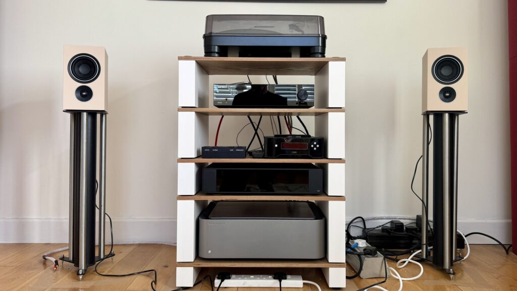 PSB iQ2 review: bijou stereo speakers with punchy sound but an insipid phono stage
